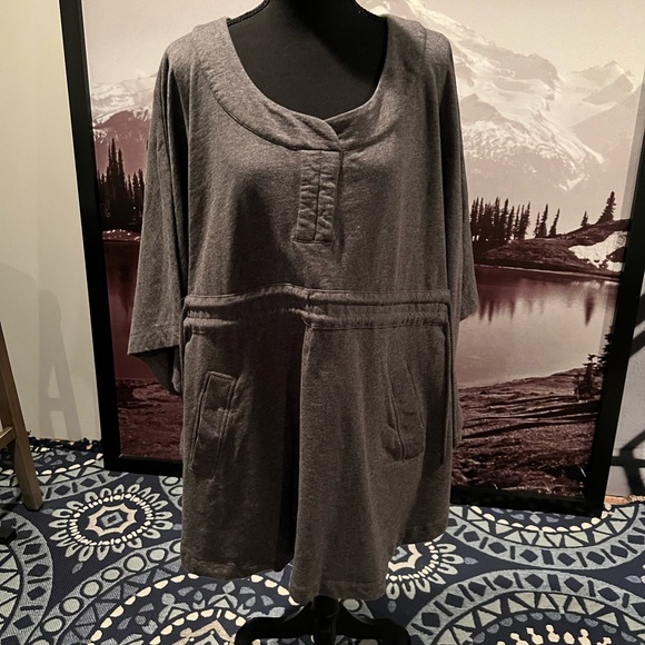 Gray Puncho - Picture 3 of 7